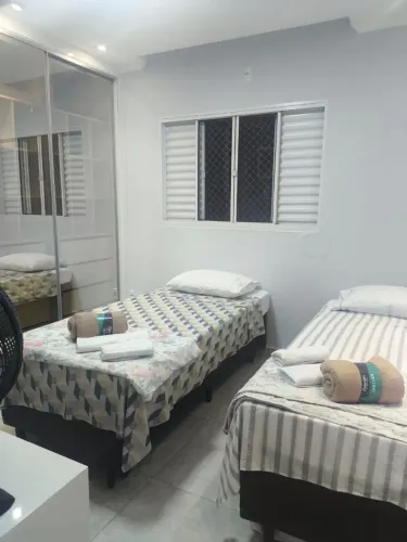 1 Cama Box de Solteiro NOVA com auxiliar colchão embutido
