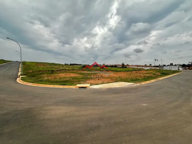 Terreno a venda no condomínio fechado Applausi Villaggio Engordadouro em Jundiaí-SP!