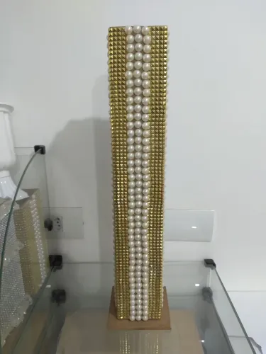Vaso com tela dourada