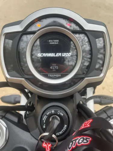 TRIUMPH SCRAMBLE 1200 XE muito nova