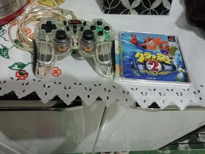 Jogo de Playstation 1 crash 2 original versão japonesa e controle de PS 2 parlelo