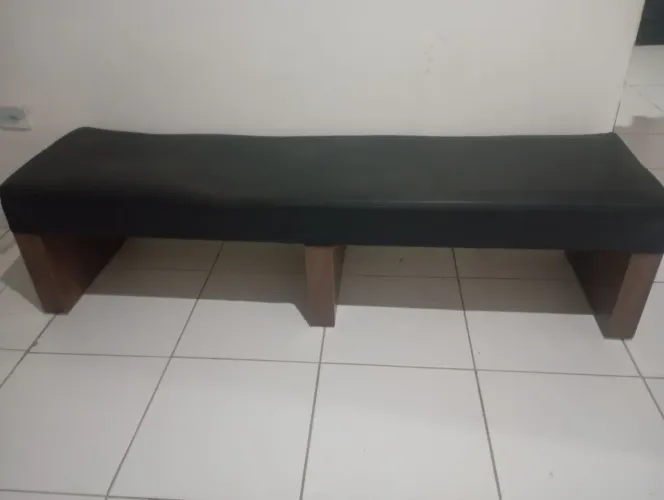 Banco almofadado