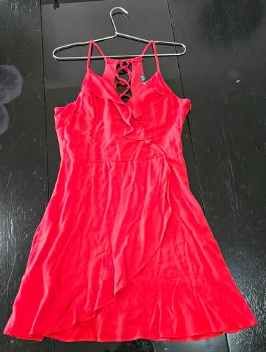 Vestido Vermelho com Detalhes Charmosos da marca Youcom tamanho P