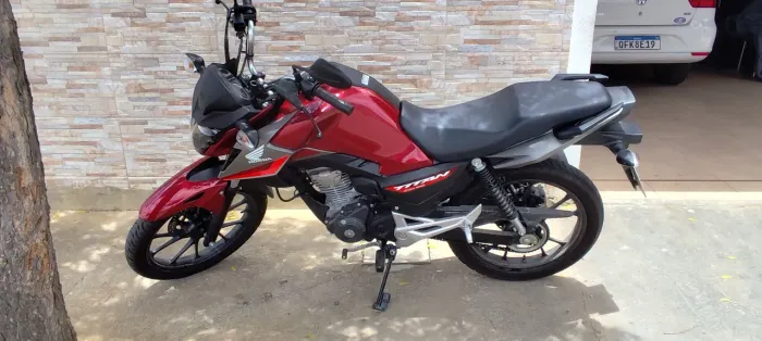 Titan 160 nova e emplacada 