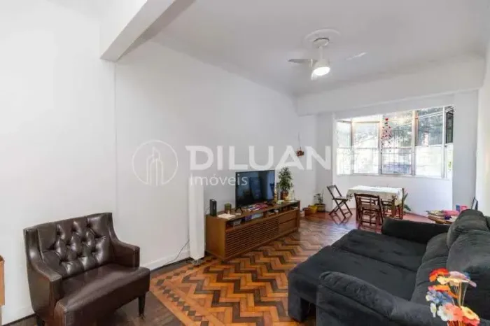 Apartamento - / Residencial / Urca