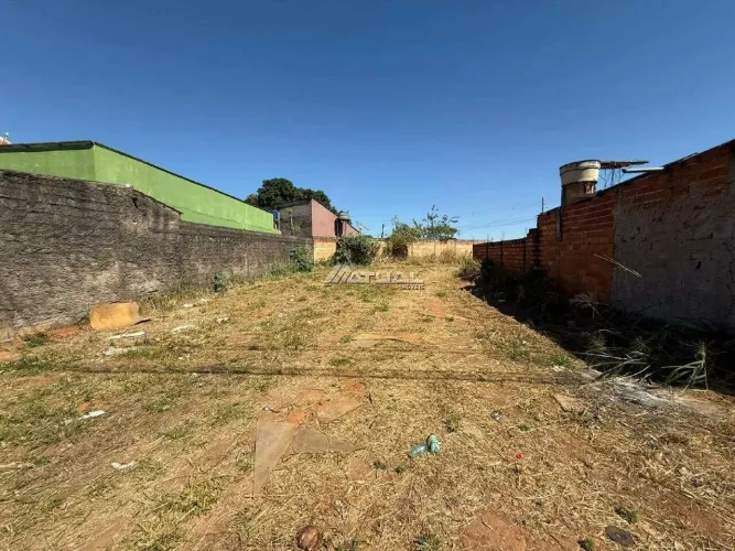Excelente Lote de 467?m² à Venda Jardim Florença, Aparecida de Goiânia
