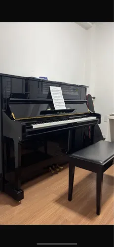 Piano acústico vertical Yamaha U1