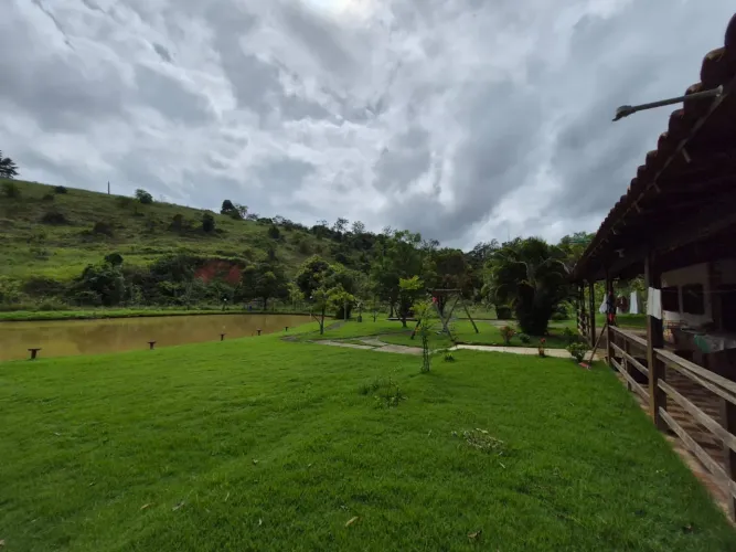 Chácara em condomínio fechado em Santana do Paraíso