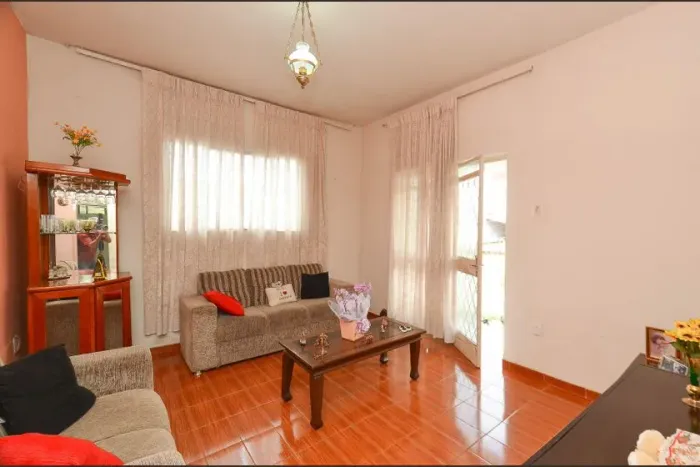 Casa à Venda - Sagrada Família, 4 Quartos, 185 m2