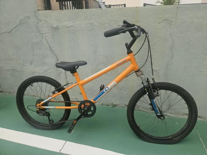 Bicicleta infantil em excelente estado