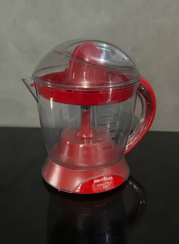 Espremedor Britânia Bellagio Maxx 35W - R$ 75