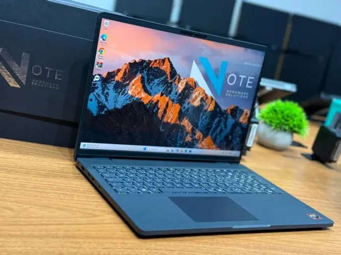 Notebook Corporativo Dell Pro 16 Ryzen 7 PRO + RADEON 780 16" FHD+ - GARANTIA 01 ANO