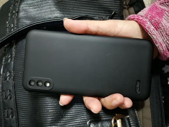 Vendo LG k22+ 64 gigas todo bom acompanha carregador 