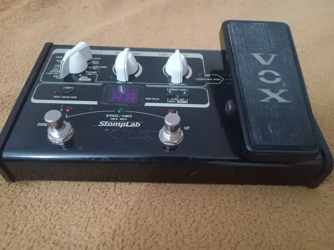 PPEDALEIRA VOX STOMPLAB II C/ PEDAL DE EXPRESSÃO