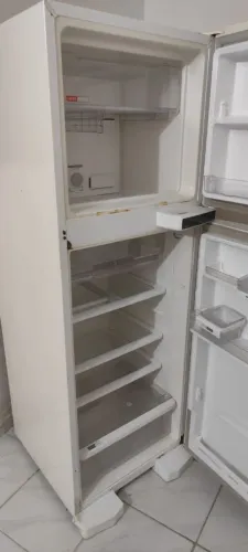 Geladeira( Brastemp 345 LT).