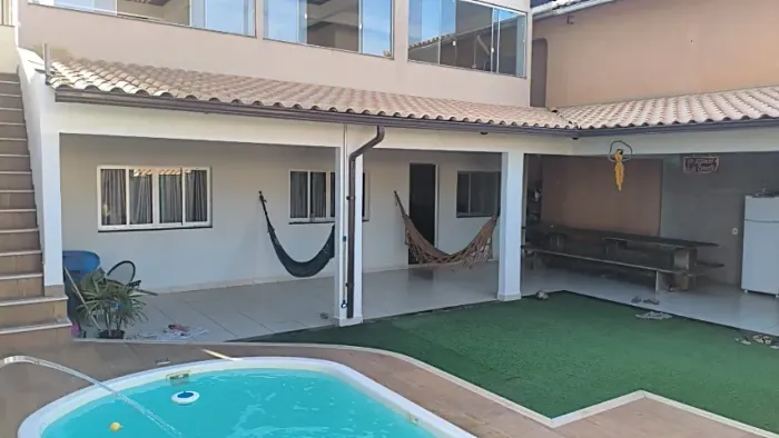 CASA DE PRAIA COM PISCINA EM PRAIA GRANDE - ES