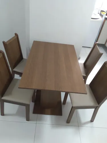 Mesa e Cadeiras