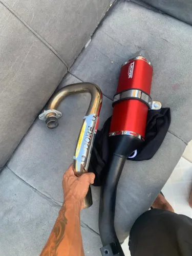 ESCAPAMENTO DORE XRE 300   Cor : Vermelho 24