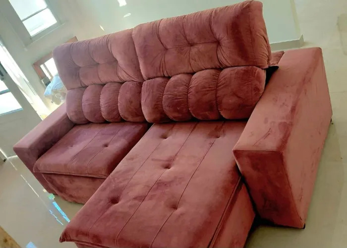 Sofá enorme 1.50 com chaise, excelente estado 