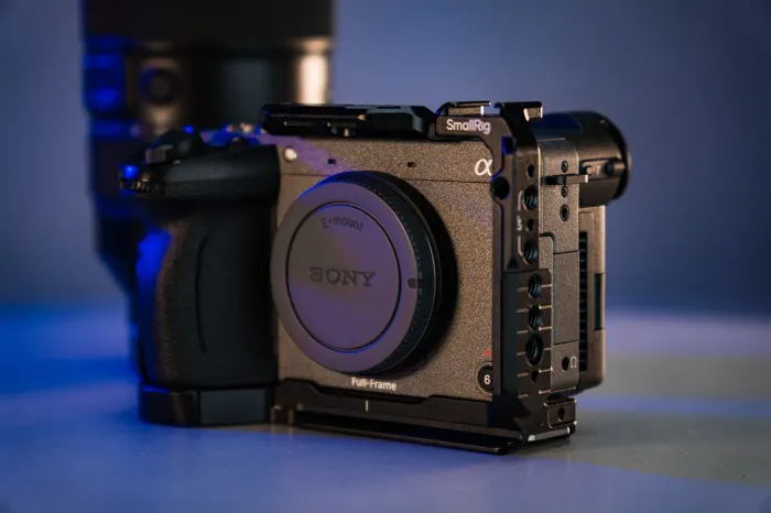Sony Fx2 + Cage SmallRig Zero