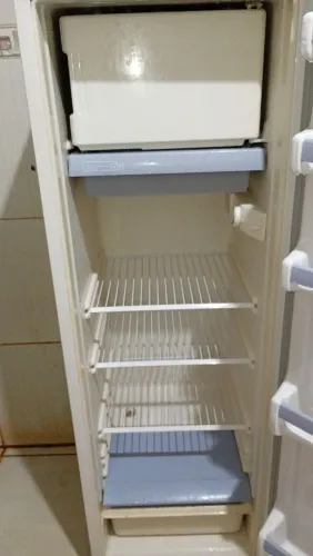 Vendo Geladeira Consul 240 litros