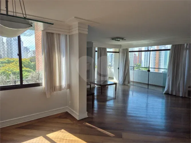 Apartamento com 3 quartos à venda ou para locação em Campo belo - SP