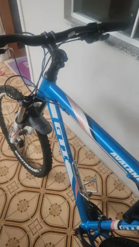Vendo ou troco por vídeo game