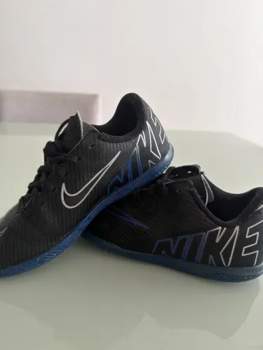 Tênis de Futsal Nike n31