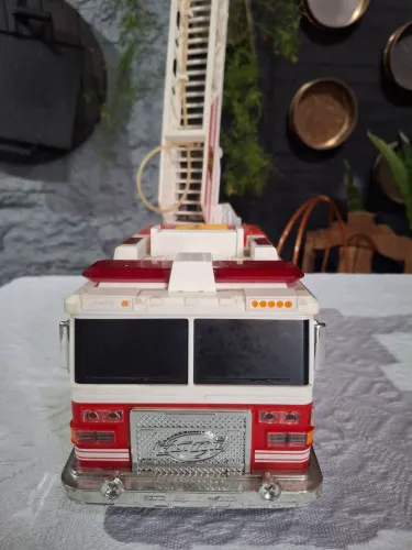 Antigo  carro de bombeiros Fastlane anos 80