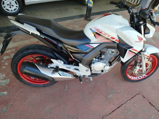 HONDA CB TWITTER 250
