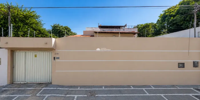 CASA RESIDENCIAL PARA ALUGAR NO BAIRRO HORTO
