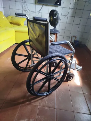 Cadeira de Rodas em perfeito estado