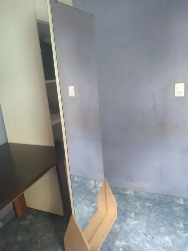 Espelho na moldura 1.70 altura por 50 cm de largura.