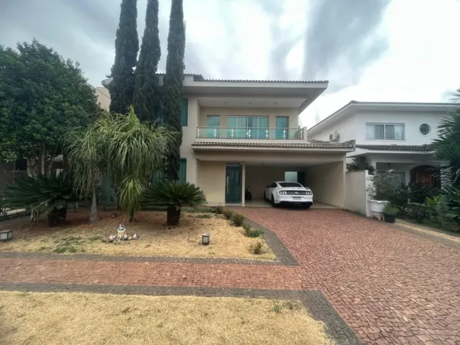 Sobrado no Condomínio Jardins Lisboa Goiânia  4 Quartos com Piscina
