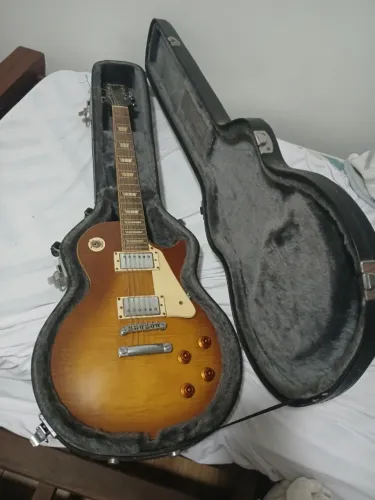 Guitarra Epiphone Les Paul Standard Sunburst + Estojo Rígido