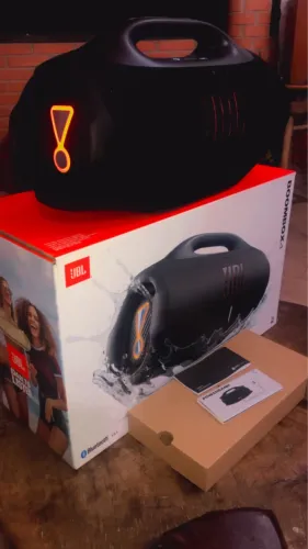 JBL bombox 4