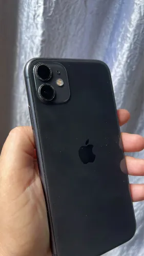 iPhone 11 / 128GB