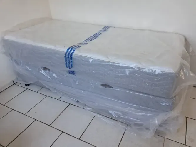 Cama Box com Baú