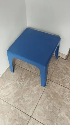 Mesa plástica para estudo infantil 45X45