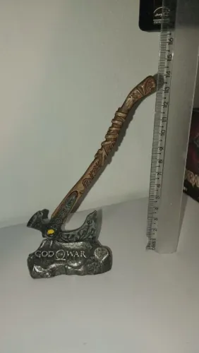 Machado leviatã e Kubos god of war 