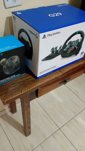 Volante Gamer Logitech G29 Driving Force para PlayStation e PC