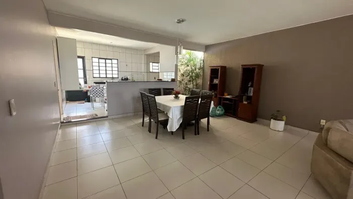 Casa 03 Quartos piscina Condomínio Fechado Sobradinho