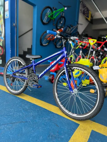 Bicicleta aro 24 com marcha
