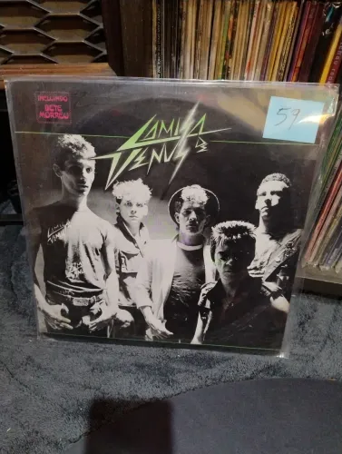 Disco Camisa de vênus, primeiro disco da banda