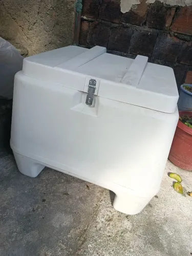 Baú 80 litros pro tork Nunca usados com Peça já pra Instalação do Suporte 