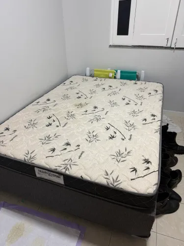 Cama de casal semi nova ortobom