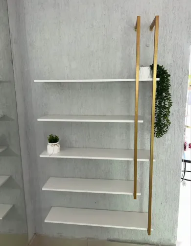 Prateleira moderna estilo industrial