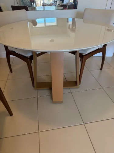 Mesa de jantar branca com vidro nova 1,10m