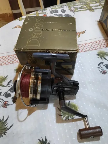 MOLINETE DAIWA BG30 USADO