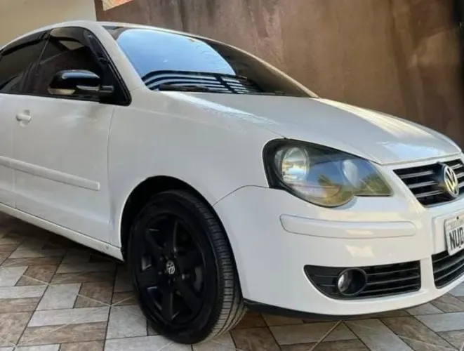 Volkswagen Polo Sedan 1.6 MI Total Flex 8V 4P 2011
